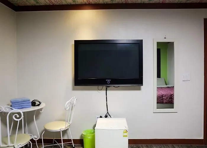 Kimchee Downtown Hotel 2*